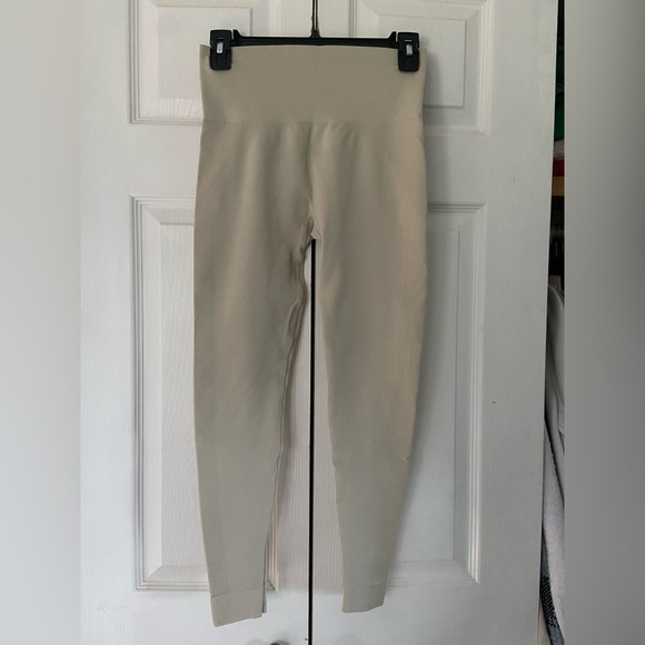 SetActive Cream Workout Leggings - Picture 2 of 5